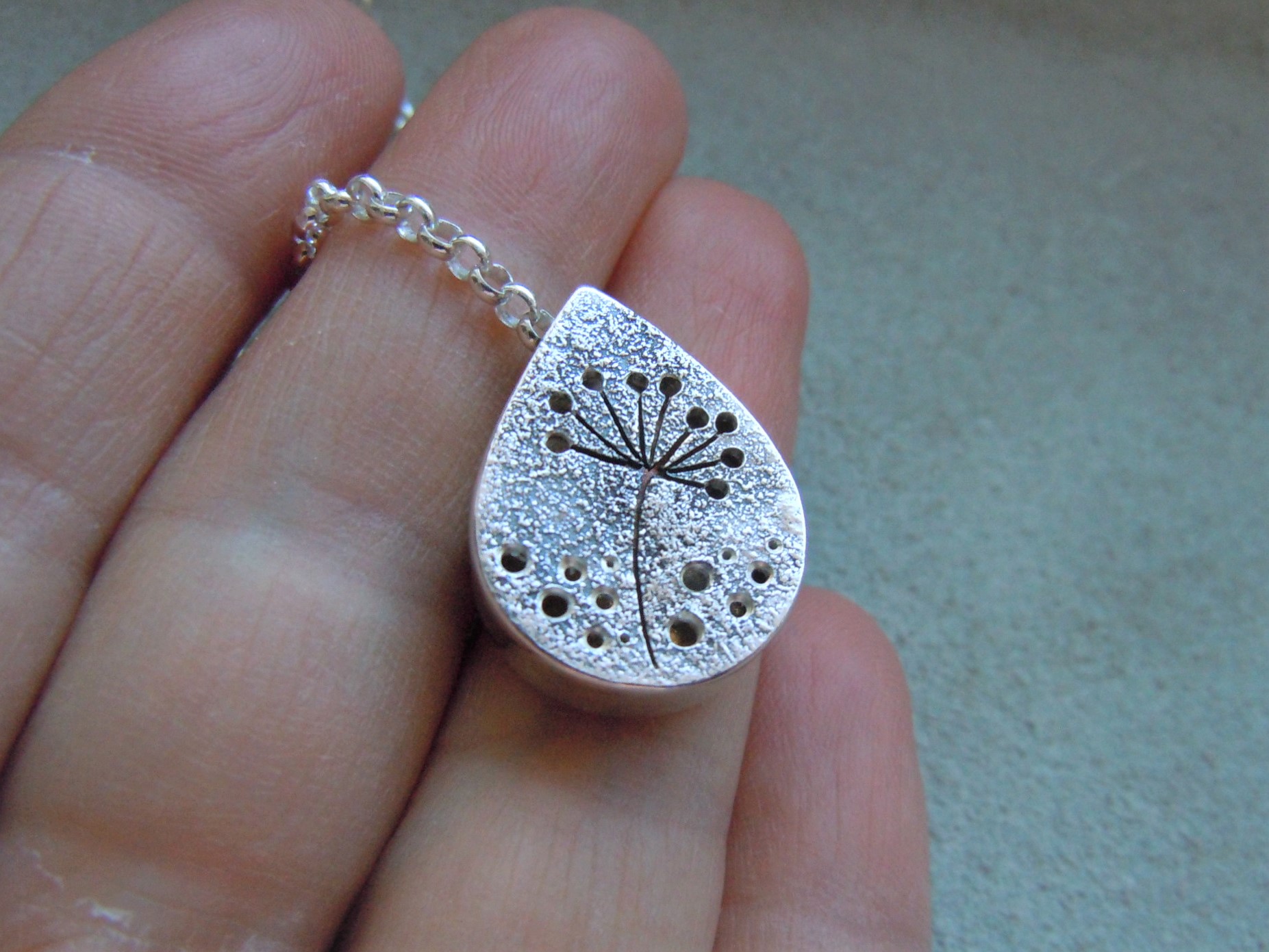 kapička s chmýřím (3)